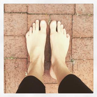 Maggie Geha feet photo 1
