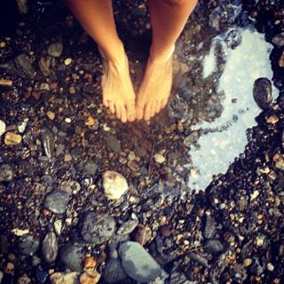 Maggie Geha feet photo 19