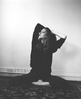 Maggie Geha feet photo 10