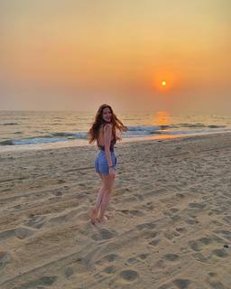 Maggie Geha feet photo 12