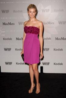 Maggie Grace feet photo thumbnail