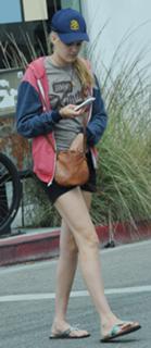 Maggie Grace feet photo thumbnail