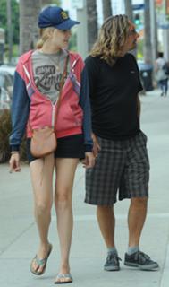 Maggie Grace feet photo thumbnail