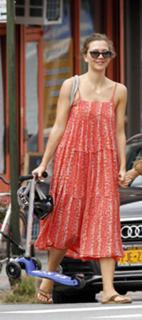 Maggie Gyllenhaal feet photo thumbnail