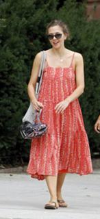 Maggie Gyllenhaal feet photo thumbnail