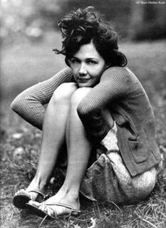 Maggie Gyllenhaal feet photo thumbnail