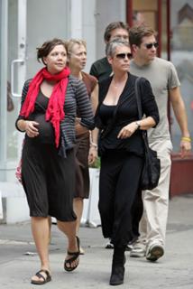 Maggie Gyllenhaal feet photo thumbnail