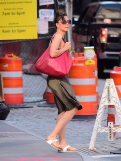 Maggie Gyllenhaal feet photo thumbnail