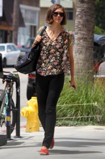 Maggie Gyllenhaal feet photo thumbnail