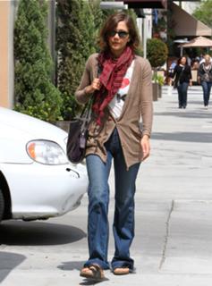 Maggie Gyllenhaal feet photo thumbnail