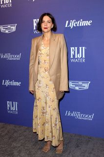 Maggie Gyllenhaal feet photo thumbnail