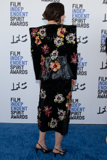Maggie Gyllenhaal feet photo thumbnail