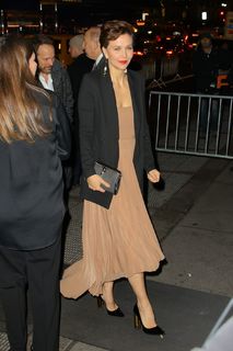 Maggie Gyllenhaal feet photo thumbnail