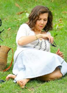 Maggie Gyllenhaal feet photo thumbnail