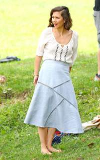 Maggie Gyllenhaal feet photo thumbnail