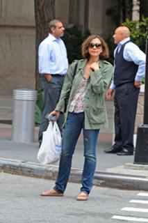 Maggie Gyllenhaal feet photo thumbnail