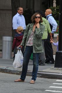 Maggie Gyllenhaal feet photo thumbnail