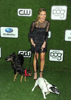 Maggie Lawson feet photo thumbnail