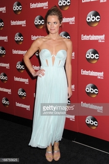 Maggie Lawson feet photo thumbnail