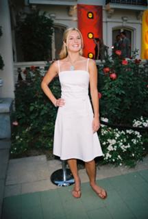 Maggie Lawson feet photo thumbnail