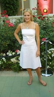 Maggie Lawson feet photo thumbnail