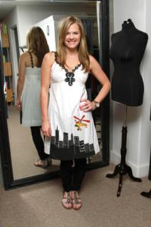 Maggie Lawson feet photo thumbnail