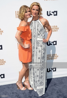 Maggie Lawson feet photo thumbnail