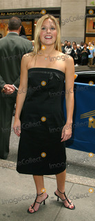 Maggie Lawson feet photo thumbnail