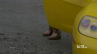 Maggie Lawson feet photo thumbnail