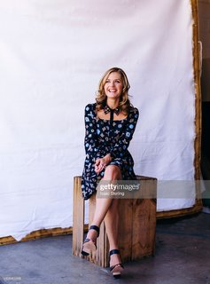 Maggie Lawson feet photo thumbnail