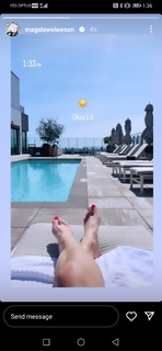 Maggie Lawson feet photo thumbnail