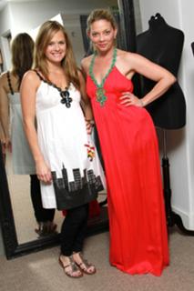 Maggie Lawson feet photo thumbnail