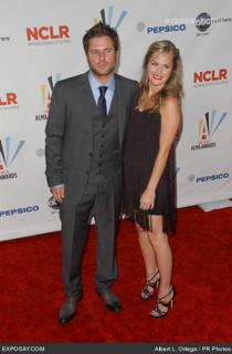 Maggie Lawson feet photo thumbnail
