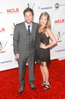 Maggie Lawson feet photo thumbnail