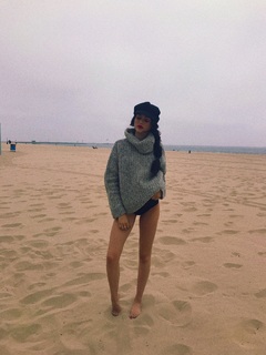 Maggie Lindemann feet photo thumbnail
