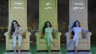 Maggie Lindemann feet photo thumbnail