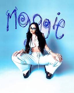 Maggie Lindemann feet photo thumbnail