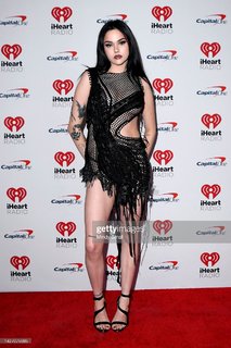 Maggie Lindemann feet photo thumbnail