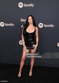 Maggie Lindemann feet photo thumbnail