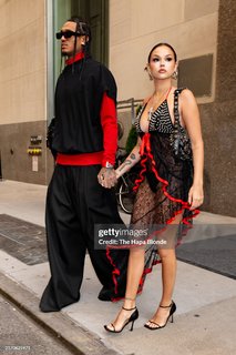 Maggie Lindemann feet photo thumbnail