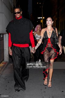 Maggie Lindemann feet photo thumbnail