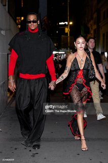 Maggie Lindemann feet photo thumbnail