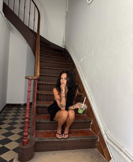 Maggie Lindemann feet photo thumbnail