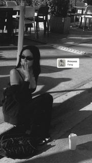 Maggie Lindemann feet photo 7