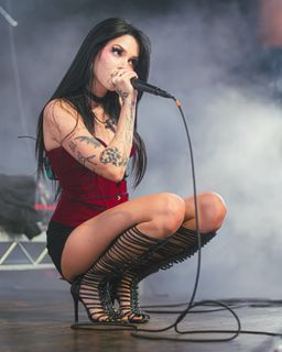Maggie Lindemann feet photo 19