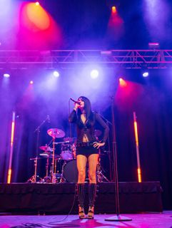 Maggie Lindemann feet photo 12