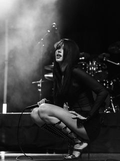 Maggie Lindemann feet photo 11