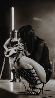 Maggie Lindemann feet photo 8