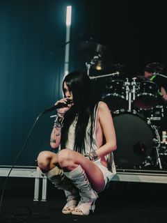 Maggie Lindemann feet photo 15