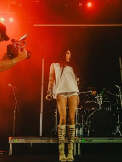 Maggie Lindemann feet photo 13
